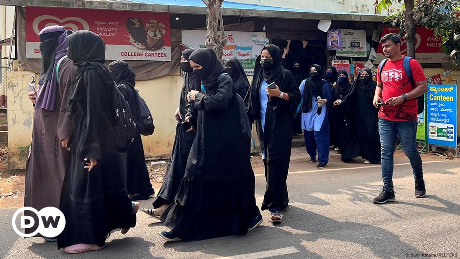 Desakan Larangan Mengenakan Jilbab Di Seluruh India Menguat Dw 16