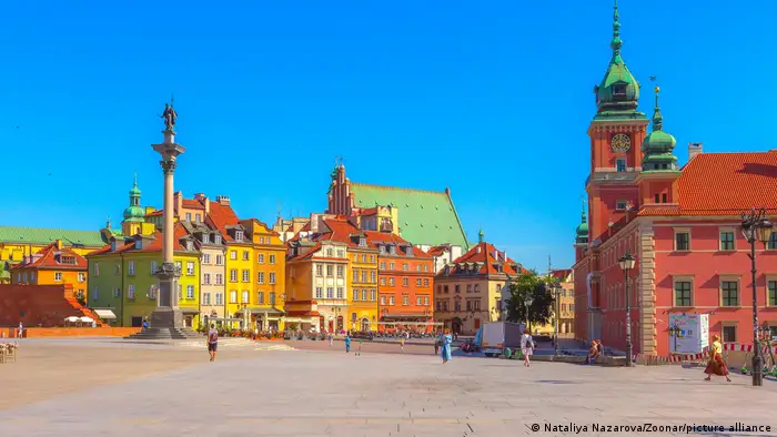 Warsaw castle square 