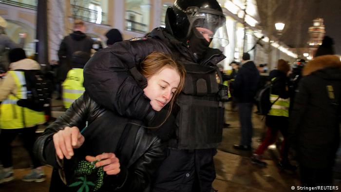 Russland | St. Petersburg | Festnahmen bei Demonstrationen gegen den Ukraine Krieg