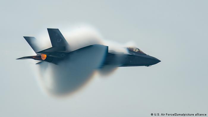 F-35 in mid-flight