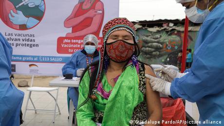 Peru I Shipibo-Konibo bekommt COVID-19 Impfung