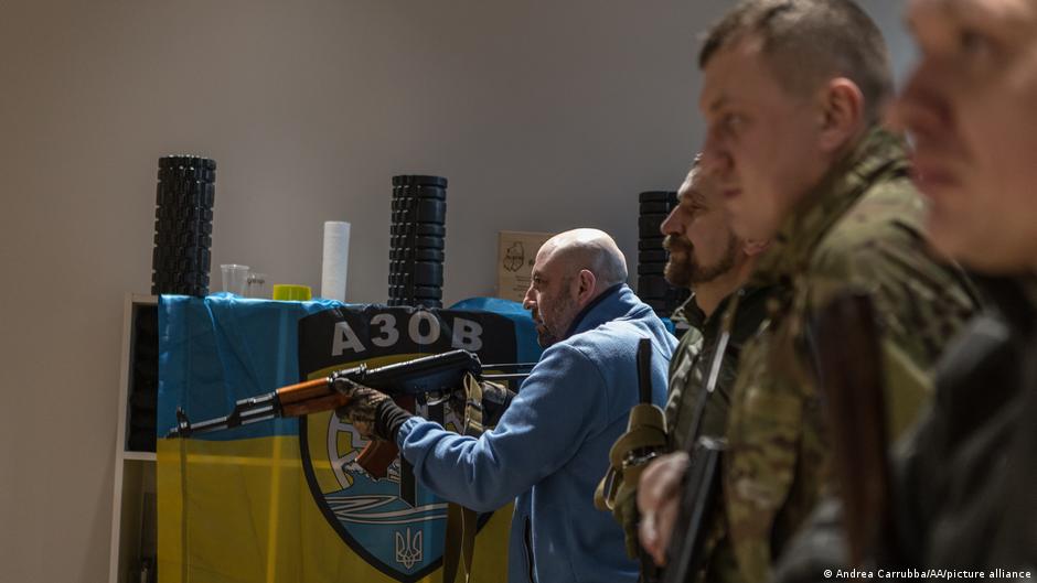 Welche Rolle spielte das Asowsche Bataillon im Ukrainekrieg? | Welt | DW Welche Rolle spielte das Asowsche Bataillon im Ukrainekrieg? | Welt | DW
