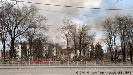 По данни на украинските власти Русия е бомбардирала театъра в