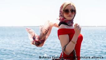 H Tζούλια Γκάρνερ