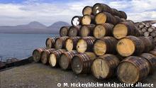 Whiskyfaesser, Grossbritannien, Schottland, Islay | whisky barrels, United Kingdom, Scotland, Islay