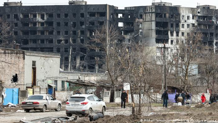 Mariupol'de saldırılar sonrası hasar gören binalar