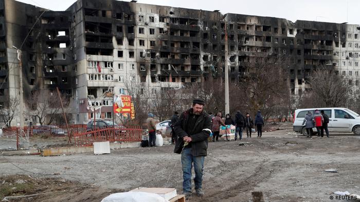 Imagen de una unidad habitacional destruida en Mariúpol, Ucrania