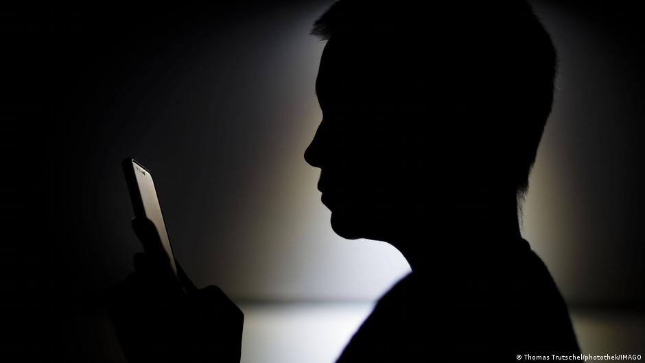 Samo ti gledaj: Mozak na udici algoritma