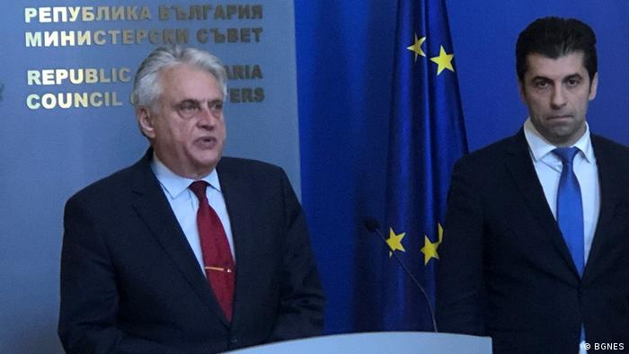 “Спъва се дейността на всеки, който се опитва да работи