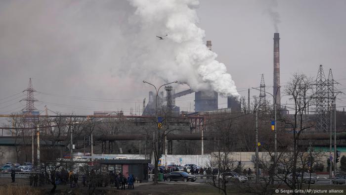 Ukraine | Azovstal Metallwerk am Stadtrand von Mariupol (23.02.2022)