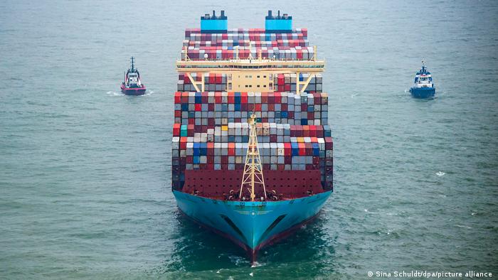 Symbolbild I Containerschiff