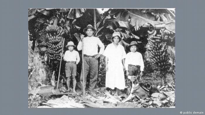 Familia de inmigrantes japoneses en Brasil hacia 1930