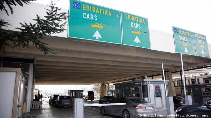 Griechenland I Flüchtlinge aus der Ukraine kommen an den griechischen Grenzen an