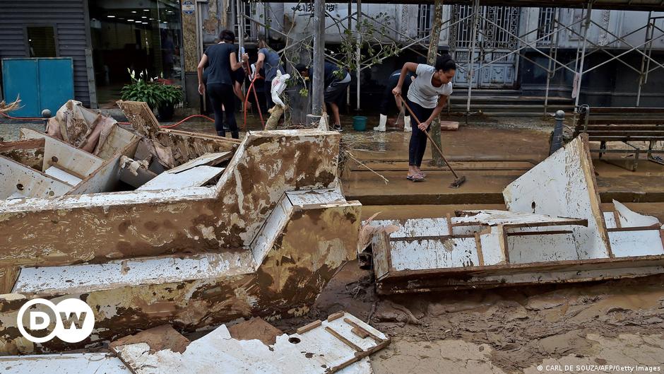 Brasil: Terríveis inundações no Rio 1 mês após tempestades mortais |  Notícias |  DW