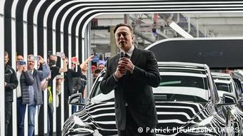 Илон Маск на открытии гигафабрики Tesla в Грюнхайде под Берлином 22.03.2022