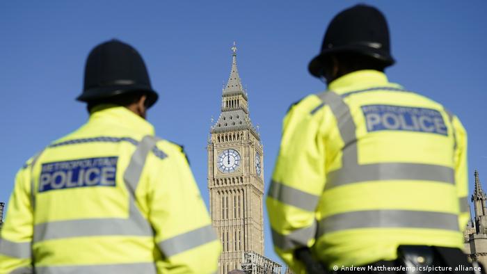Grossbritanien I Polizei auf dem Parlamentsplatz in London
