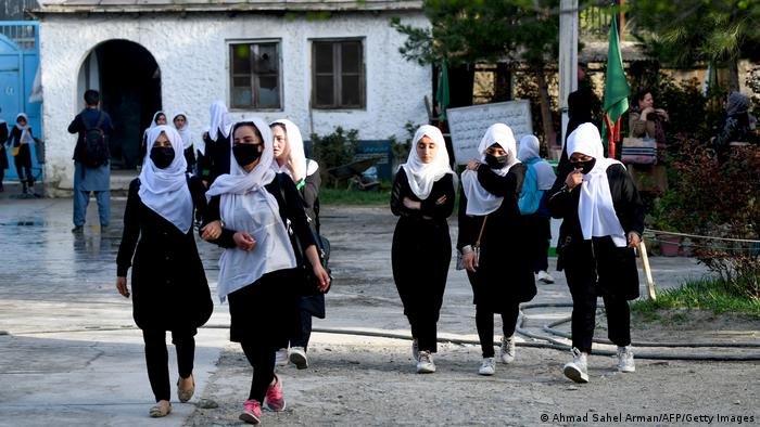 Taliban ordnen die Schließung von Mädchenoberschulen in Afghanistan an
