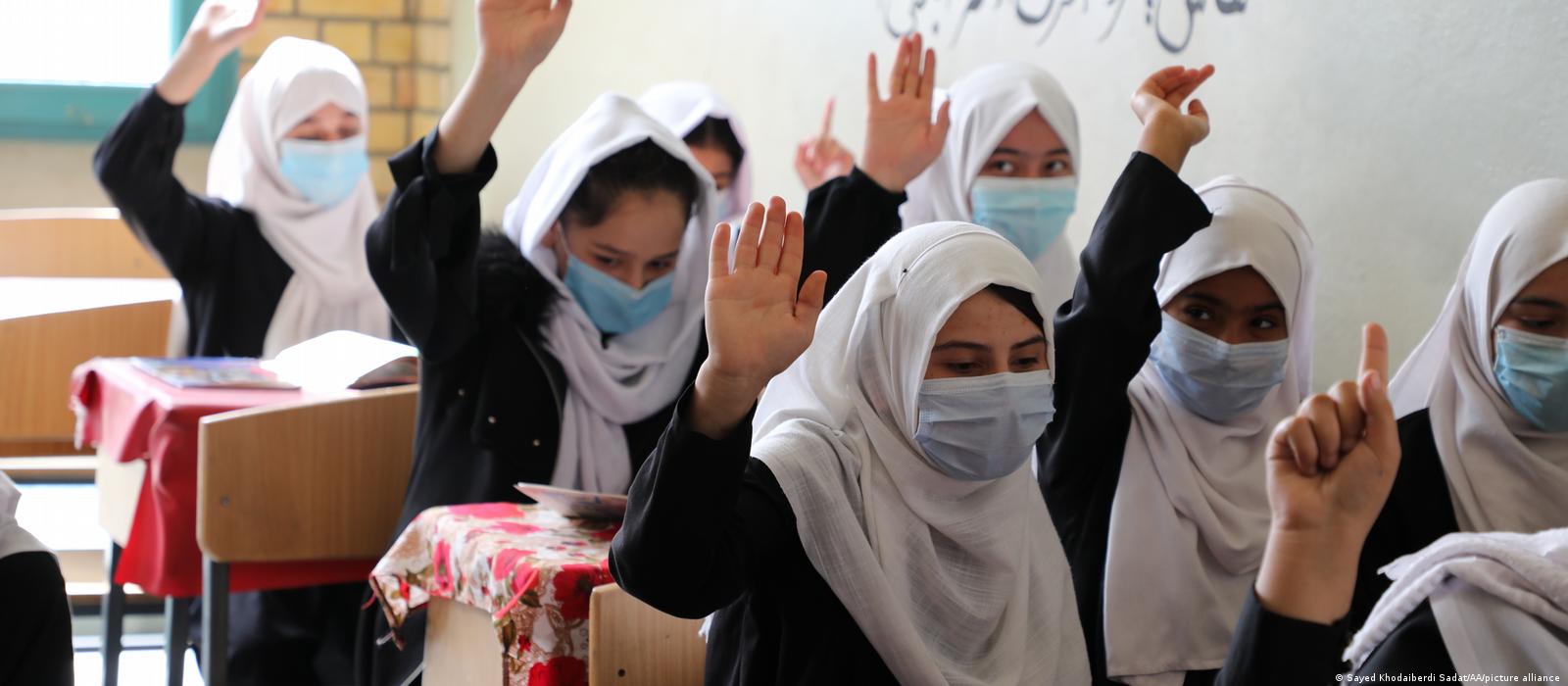 Afghan girls suffer under school closures â€“ DW â€“ 07/16/2022