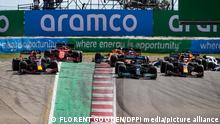 Start of the race: HAMILTON Lewis (gbr), Mercedes AMG F1 GP W12 E Performance, VERSTAPPEN Max (ned), Red Bull Racing Honda RB16B, PEREZ Sergio (mex), Red Bull Racing Honda RB16B, action during the Formula 1 Aramco United States Grand Prix 2021, 17th round of the 2021 FIA Formula One World Championship from October 21 to 24, 2021 on the Circuit of the Americas, in Austin, Texas, United States of American - Photo Florent Gooden / DPPI