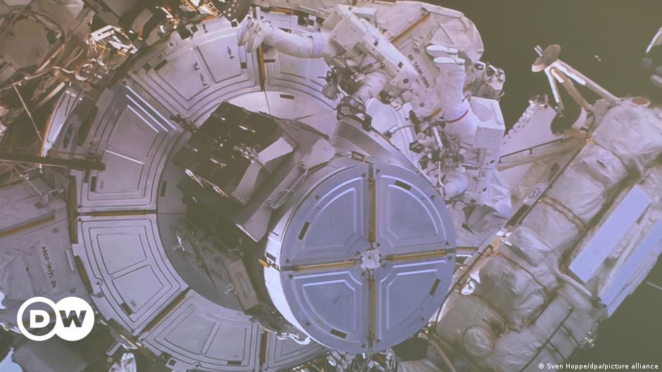Astronaut Maurer absolviert ISS-Außeneinsatz mit Problemen