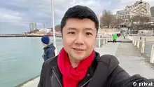 Der Programmierer Wang Jixian lebt und arbeitet in Odessa, Ukraine und er berichtet in sozialen Medien aus seinem Alltag im Krieg.