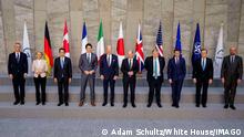 March 24, 2022, Brussels, Belgium: U.S President Joe Biden stands with G& leaders for a group photo during the emergency meeting of the G7 nations at NATO headquarters, March 24, 2022 in Brussels, Belgium. Standing with from left to right are: NATO Secretary General Jens Stoltenberg, European Commission President Ursula von der Leyen, Japanese Prime Minister Fumio Kishida, Canadian Prime Minister Justin Trudeau, President Joe Biden, German Chancellor Olaf Scholz, British Prime Minister Boris Johnson, French President Emmanuel Macron, Italian Prime Minister Mario Draghi and European Council President Charles Michel. Brussels Belgium - ZUMAp138 20220324_zaa_p138_002 Copyright: xAdamxSchultz/WhitexHousex 