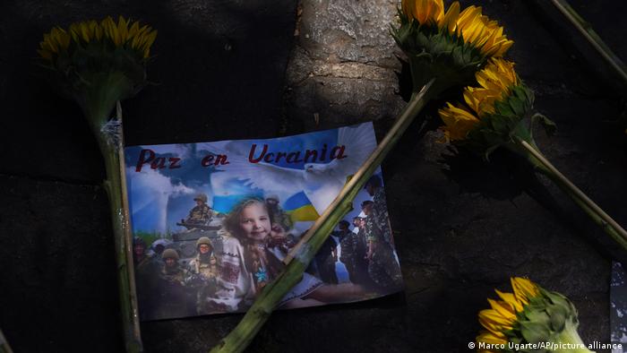 Mexiko | Ukraine Solidarität vor der Russischen Botschaft