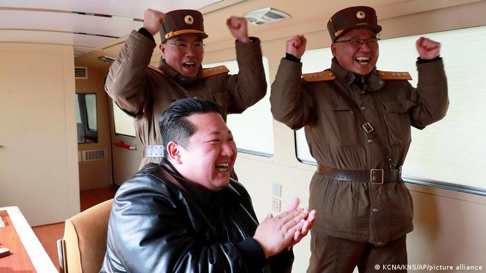 Kim Jong Un claps at Hwasong-17