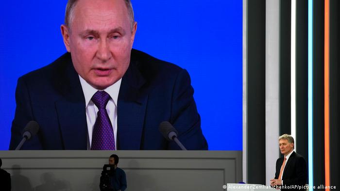 El portavoz del Kremlin, Dmitri Peskov, asiste a una conferencia de prensa del presidente ruso Vladimir Putin en Moscú (imagen de archivo)
