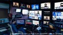 24.11.2021
©Adrien Vautier / Le Pictorium/MAXPPP - Adrien Vautier / Le Pictorium - 24/11/2021 - Afghanistan / Kaboul - Dans la regie du plateau de la chaine Tolo News a Kaboul le 24 novembre. / 24/11/2021 - Afghanistan / Kabul - In the control room of the Tolo News channel in Kabul on November 24.