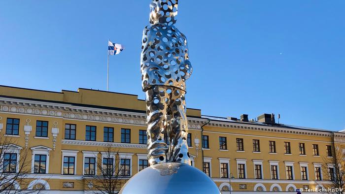 memorial to the Winter War in front of Finnish defense ministry