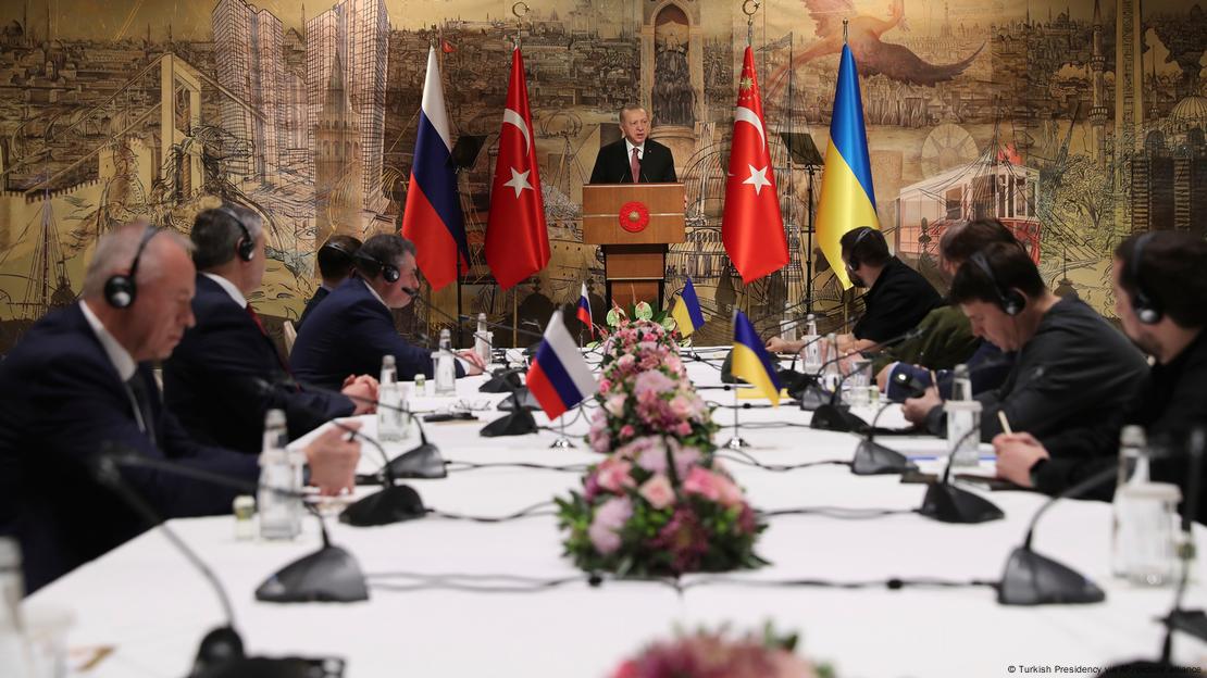 Rus-Ukrayna heyetleri, Mart ayında önce Antalya'da, daha sonra da İstanbul'da bir araya geldi.