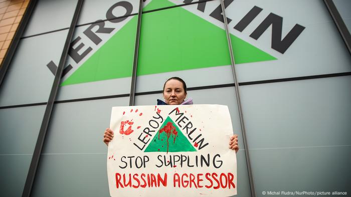 Protests against Leroy Merlin in front of a branch in Gdansk (Poland)