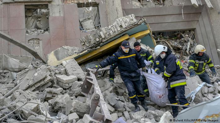 Ukraine | Raketenangriff auf Verwaltungsgebäude in Mykolajiw