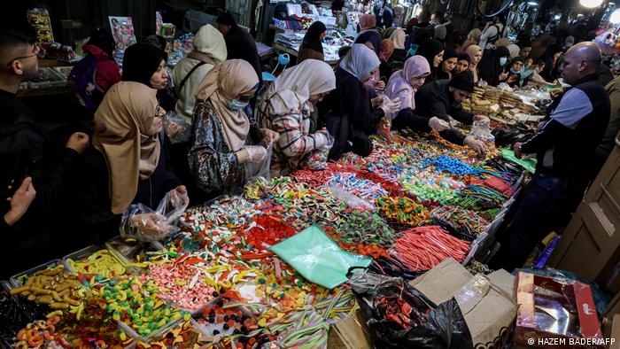 سيدات فلسطينيات في أحد أسواق القدس