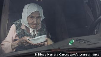 ηλικιωμένη γυναίκα