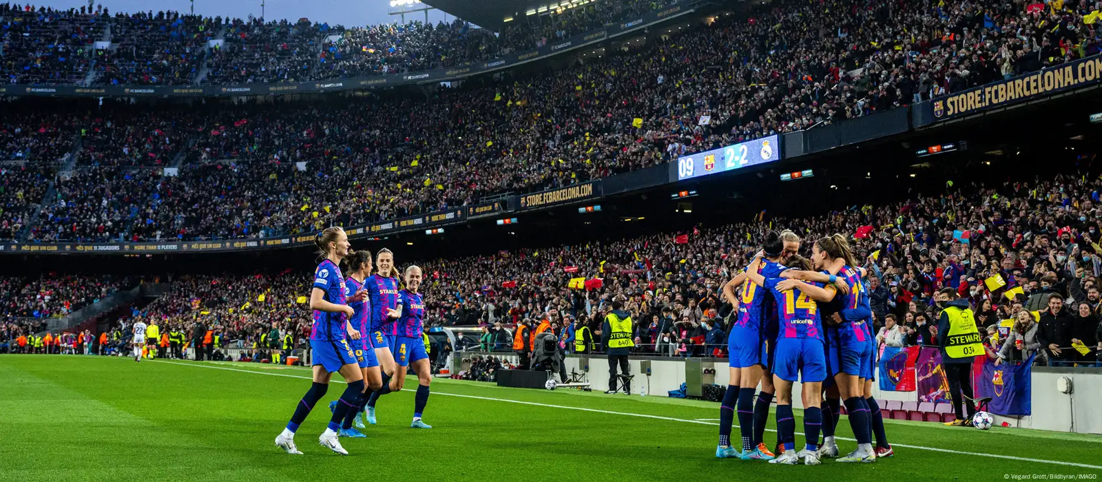 Making history: 91,553 attend Barcelona-Real Madrid women's Champions  League game at Camp Nou - The Boston Globe