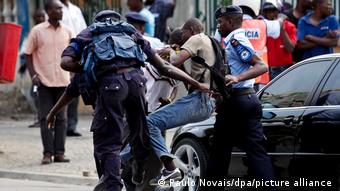 Afrika Angola Wahlen Protest Gewalt Polizei 