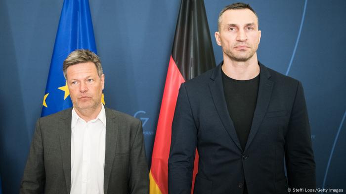 Deutschland Berlin | Robert Habeck, Bundeswirtschaftsminister & Wladimir Klitschko