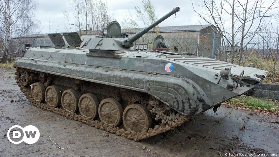 Deutschland erlaubt Verschiffung von 56 alten Panzern in die Ukraine – DW – 04.01.2022