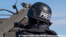 Foreign press films rubble in Ukraine