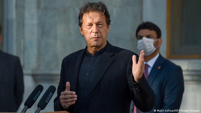عمران خان أول رئيس وزراء باكستاني يخسر المنصب بتصويت لسحب الثقة (19.11.2020)