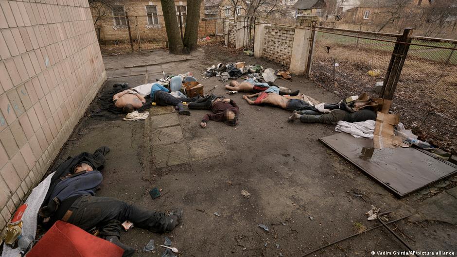 Суперечка про фото загиблих: чи варто показувати і який ефект?