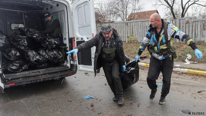 ЕС поможет Украине расследовать убийства в Буче | Новости из Германии об  Украине | DW | 04.04.2022