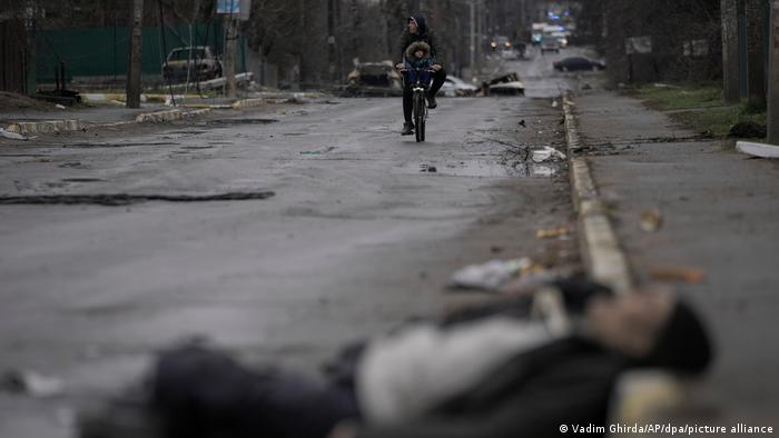 Після втечі російських військ з Київщини було знайдено сотні тіл вбитих мирних жителів