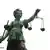 Justitia - Perëndesha e Drejtësisë. Ne foto: permendorja e Perendeshes se Drejtesise ne Frankfurt