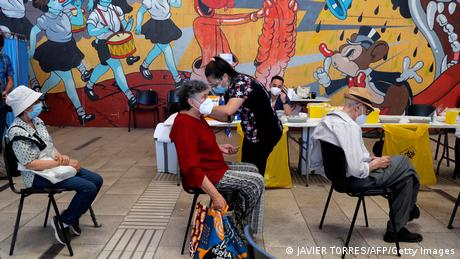 Solo Chile (en la foto) y Uruguay han alcanzado más del 50 por ciento de vacunados con la vacuna de refuerzo en la región. 
