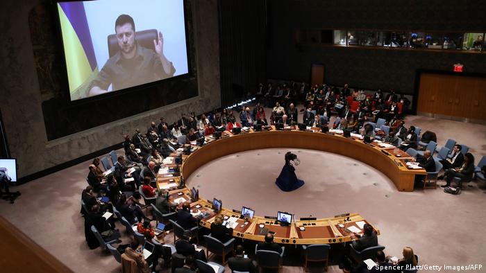 Volodimir Zelenski, presidente de Ucrania, habla ante el Consejo de Seguridad de Naciones Unidas.