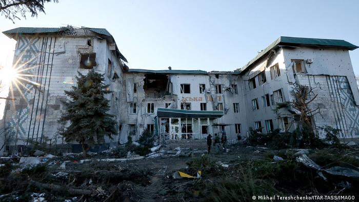 Ukraine Krieg I zerstörtes Krankenhaus in Volnovakha