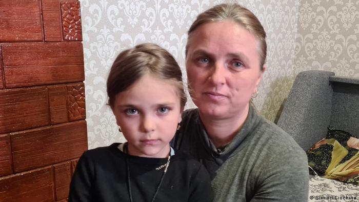 Оксана и Злата бежали из Украины в Молдову 